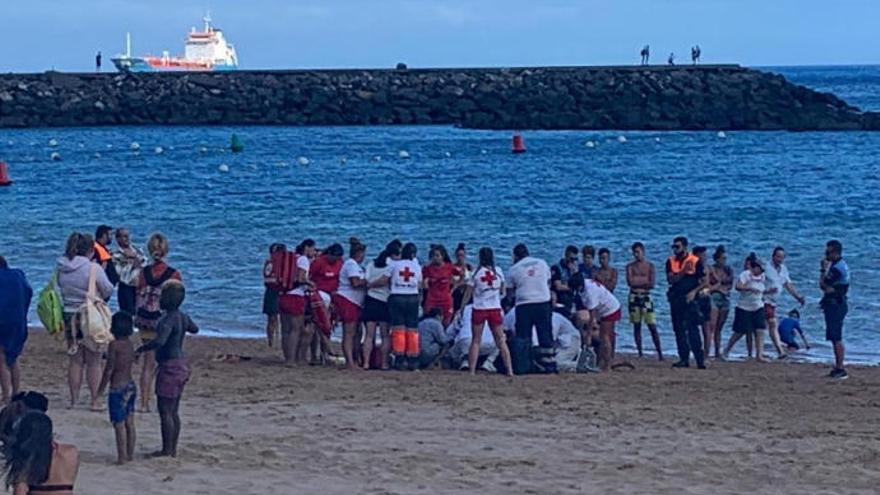 Rescate de un afectado de ahogamiento en Tenerife.
