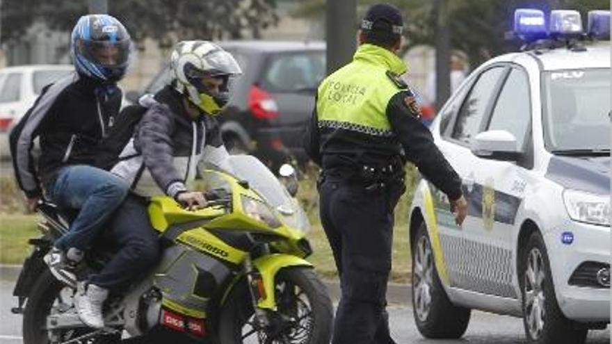 Imagen de archivo de un control de la Policía Local de Valencia.