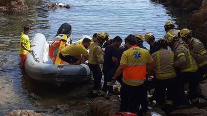 Rescaten una dona lesionada en saltar d&#039;unes roques a Sant Feliu de Guíxols
