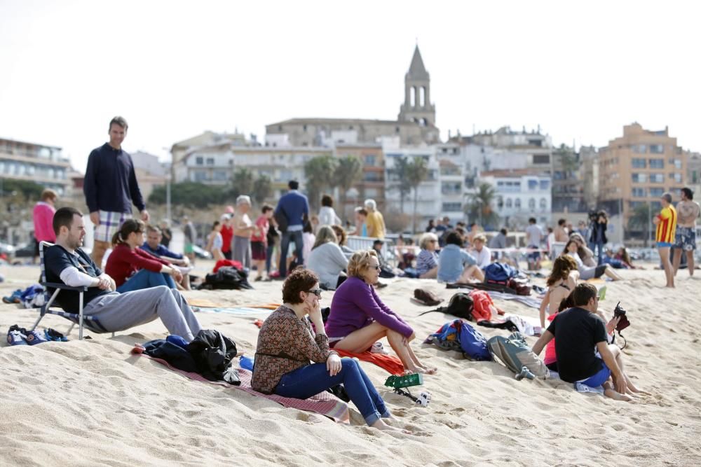 El primer bany de l''any a Palamós