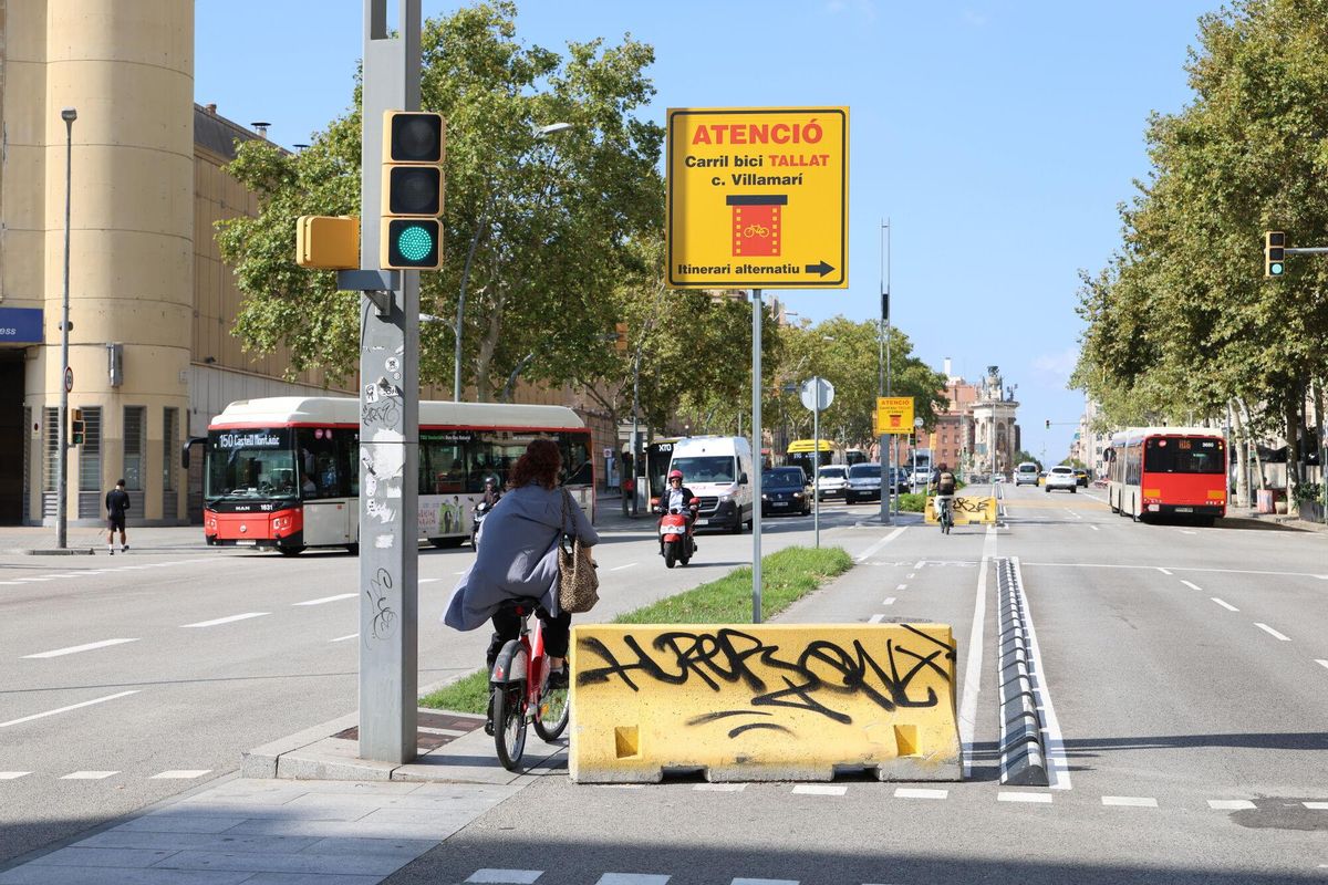 Les obres esborren carrils bici a BCN i fan improvisar Les obres esborren carrils bici a BCN i fan improvisar