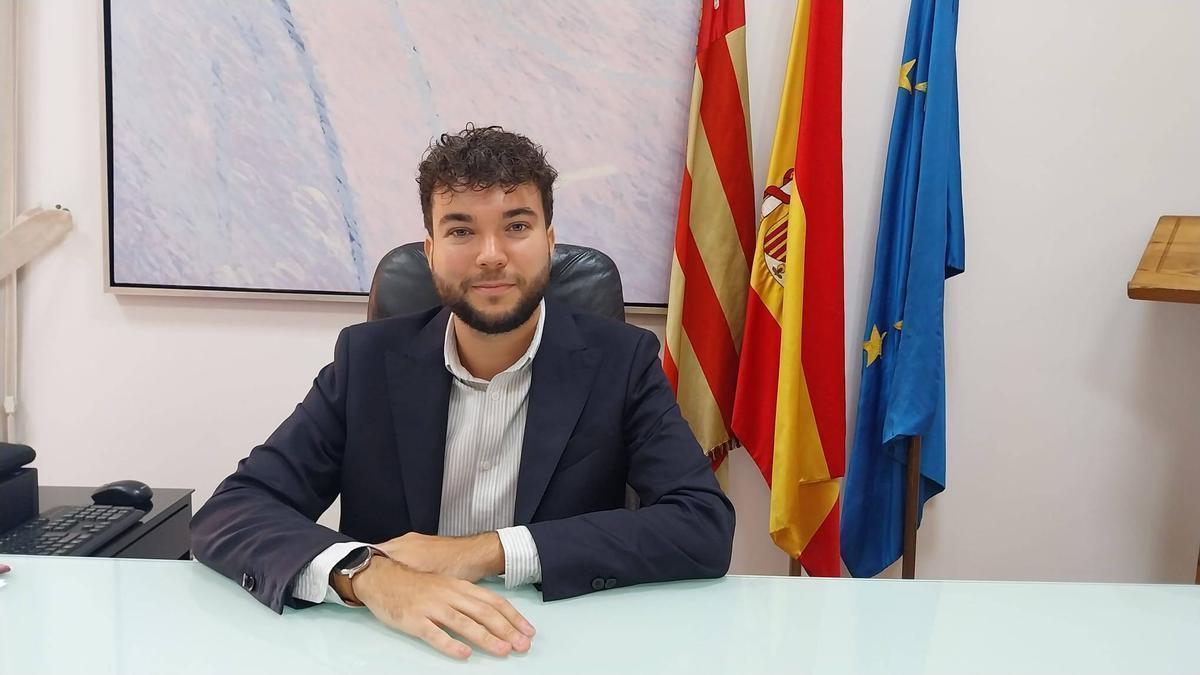 El nuevo alcalde de Moncada, Álvaro Gonzalvo, en su primer día al frente del gobierno local..