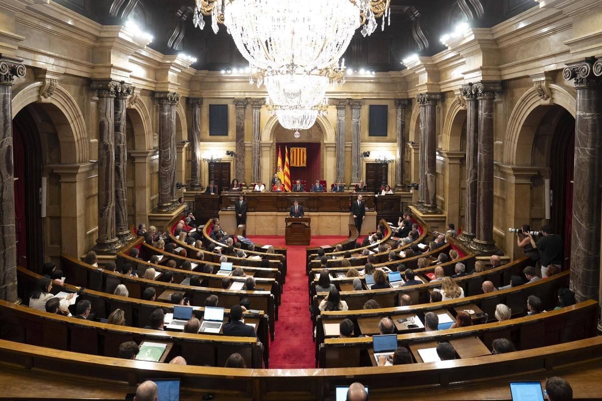 Barcelona 07/10/2025 Sesión de control en el Parlament de Catalunya con la intervención del president de la Generalitat, Salvador Illa Fotografia de Ferran Nadeu vista general del Ple Pleno del Parlament