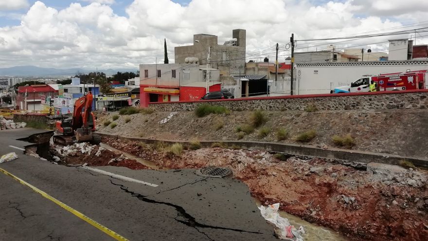 Las intensas lluvias también han provocado corrimientos de tierra.