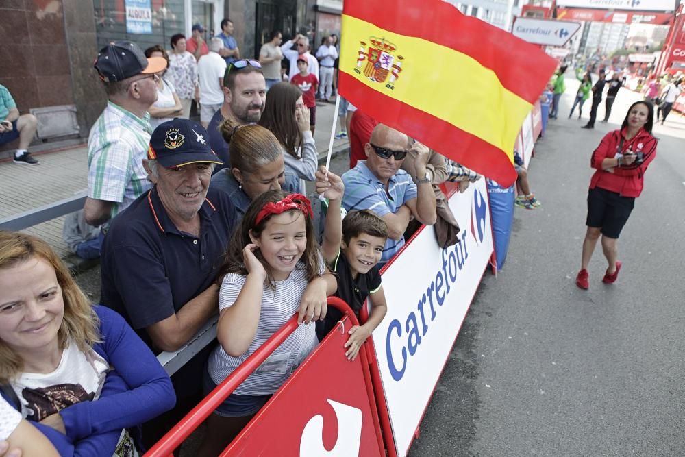 Llegada de la Vuelta a España al Muro de San Lorenzo