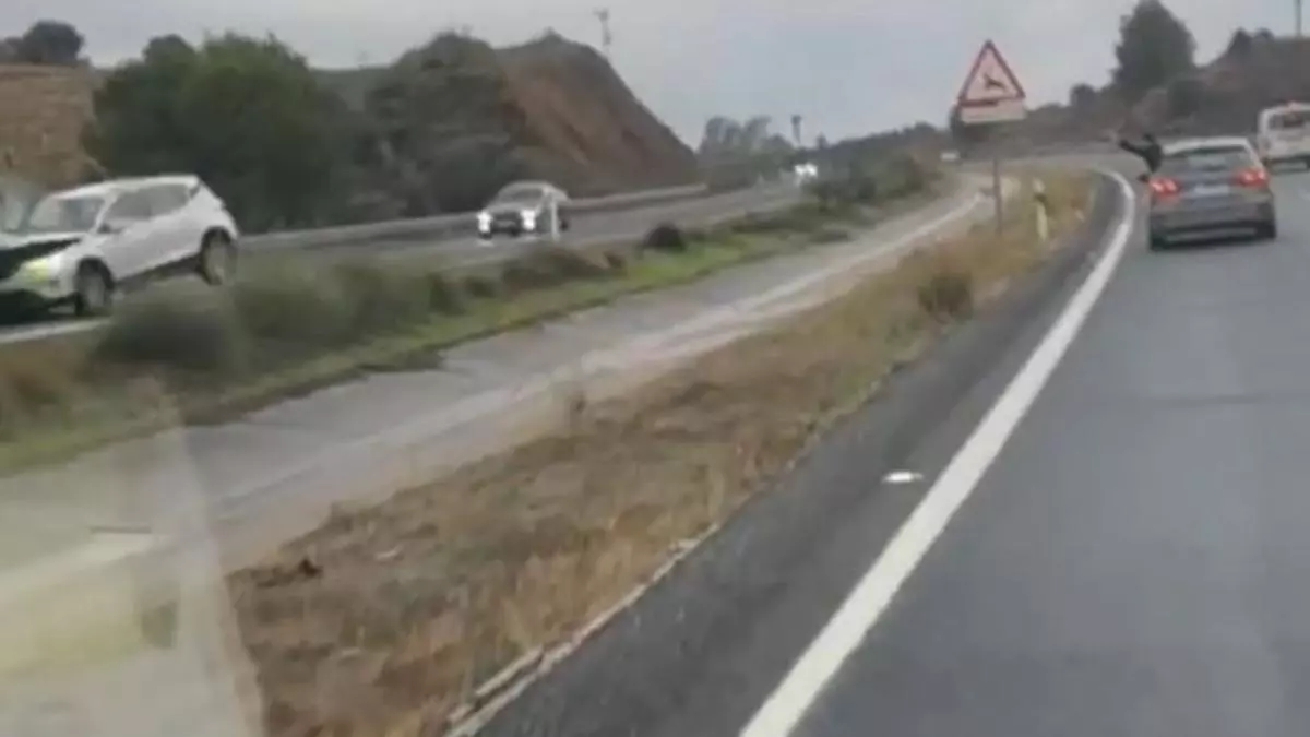Momento del impacto en el accidente de tráfico en la AP-7 a la altura de Mijas