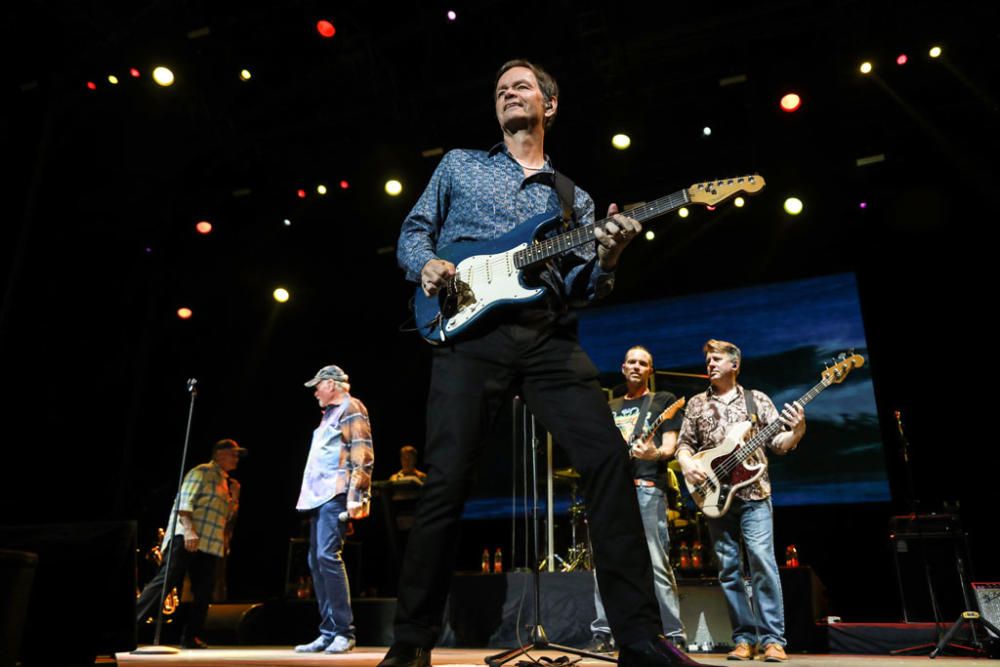 Las imágenes del concierto de los Beach Boys en el Starlite Festival