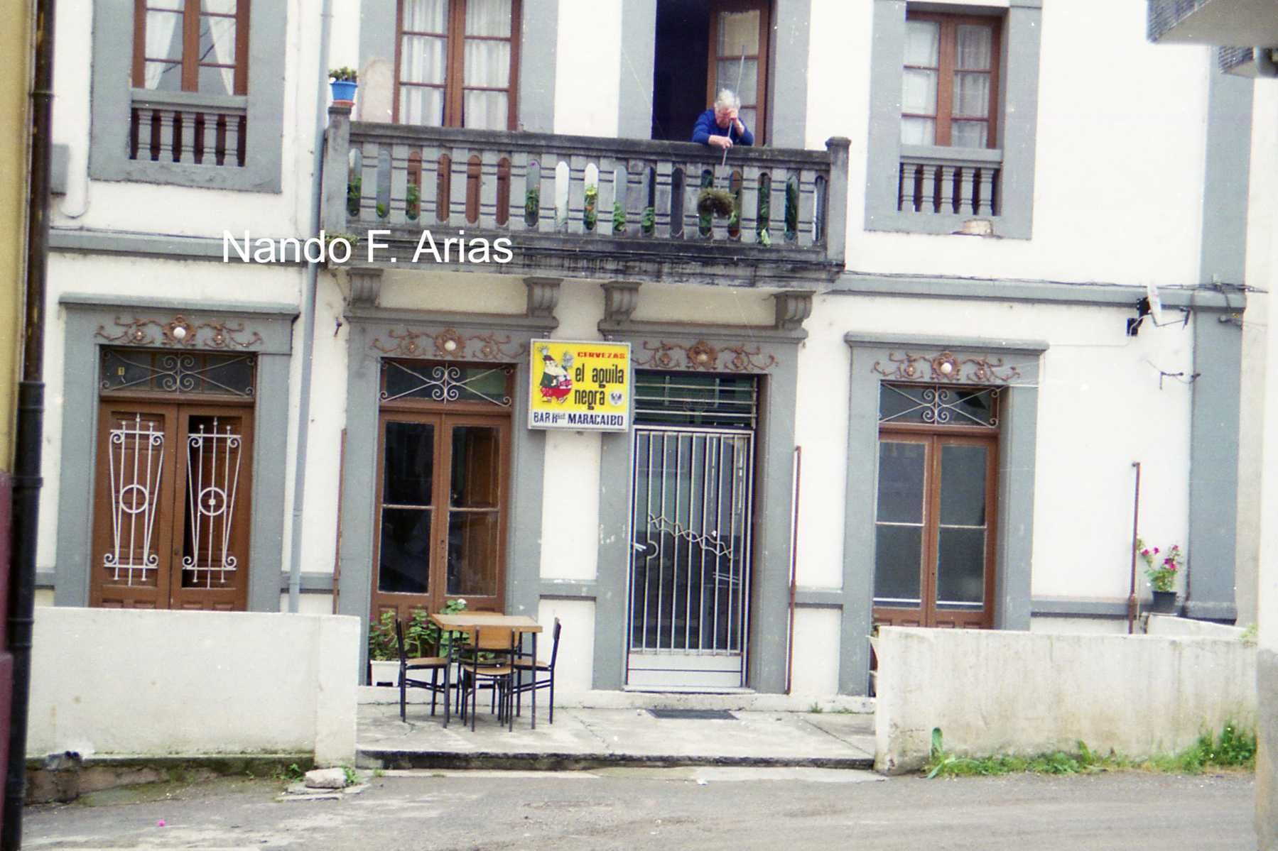 En imágenes, los locales míticos de finales de siglo en Grado