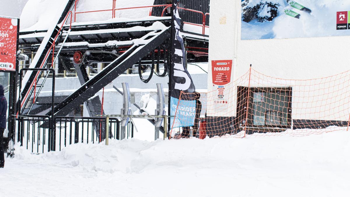 Grandes espesores de nieve este jueves en Candanchú