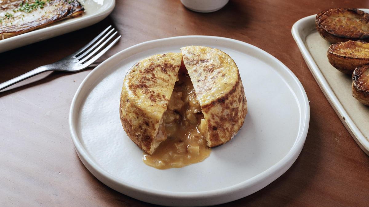 El 'coulant' de tortilla del restaurante Cakareo (Madrid).