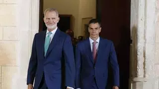 Zarzuela guarda silencio mientras Gobierno y PP se azuzan a cuenta de la visita del Rey a Ceuta