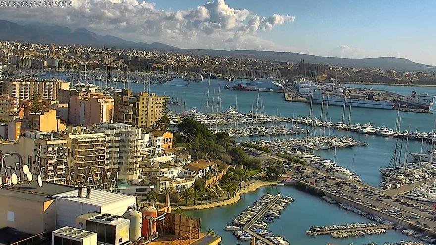 Wolken und Sonne am Mittwochvormittag (7.3.) über dem Hafen von Palma.