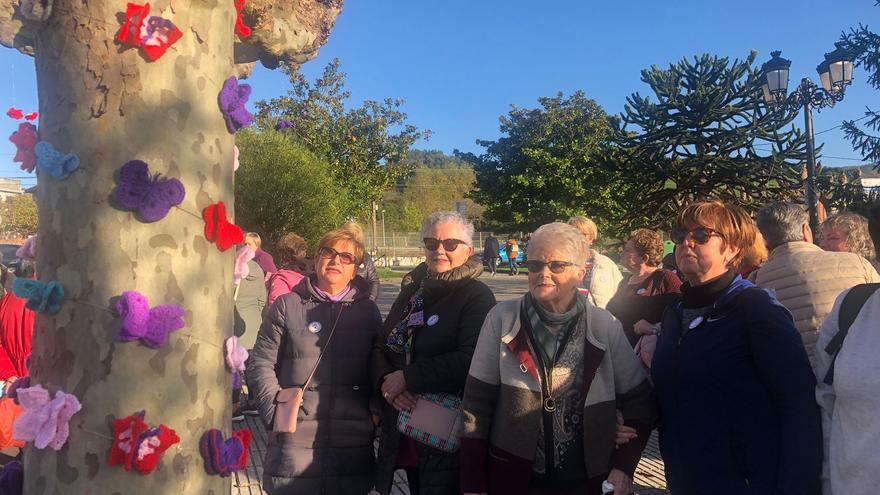 25N: Soto del Barco se llena de mariposas de colores en recuerdo de Amets y Sara