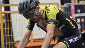 segea55276802 britain s simon yates competes during the third stage of the201010092654