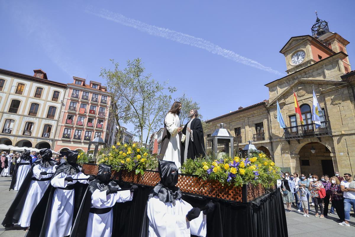 En imágenes: así fue la procesión de la hermandad del Beso de Judas En imágenes: así fue la procesión de la hermandad del Beso de Judas