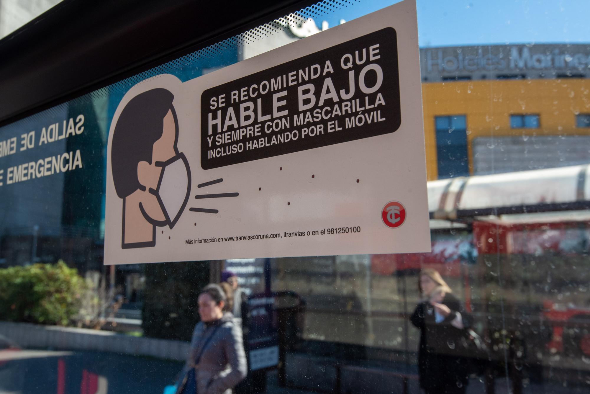 Primer día sin mascarillas en los buses urbanos de A Coruña