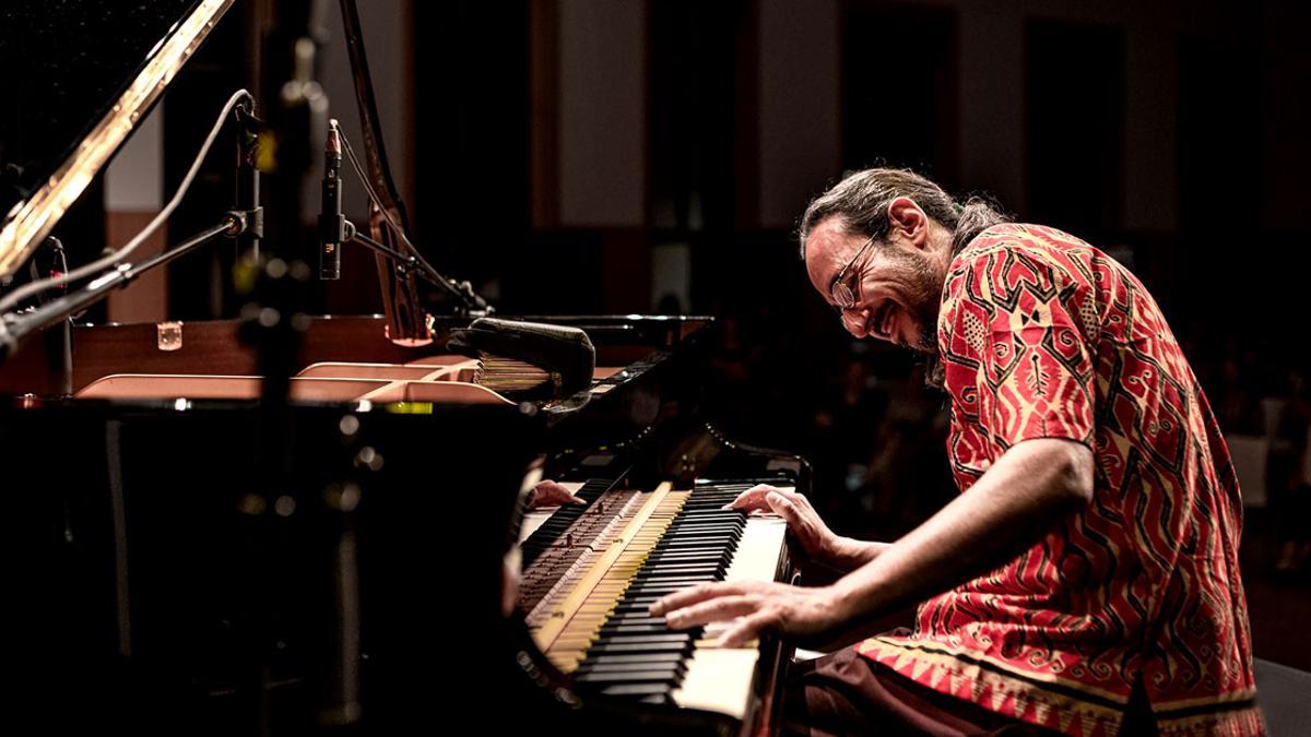 LLuís Coloma es uno de los pianistas más activos y reconocidos de la escena jazzística europea
