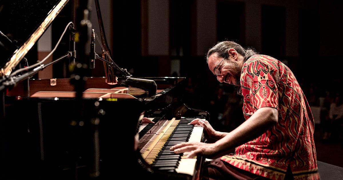 LLuís Coloma es uno de los pianistas más activos y reconocidos de la escena jazzística europea