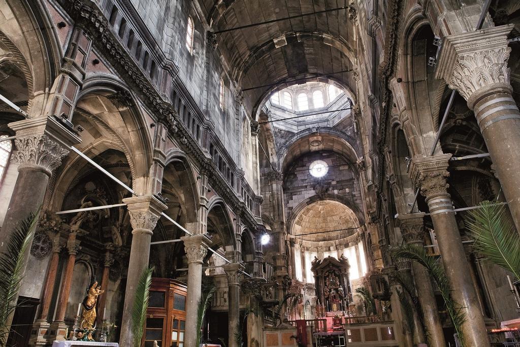 Interior de la catedral de Santiago en Sibenik.
