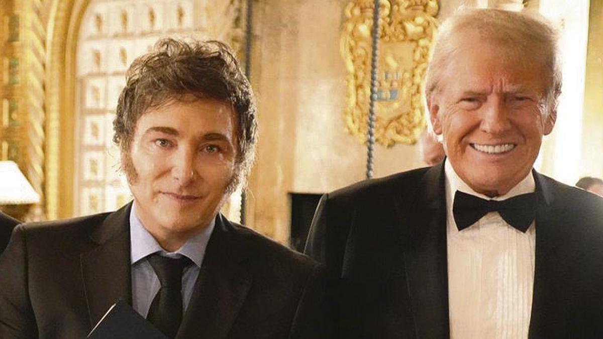 Javier Milei (i), presidente de Argentina, junto a Donald Trump, presidente de Estados Unidos.