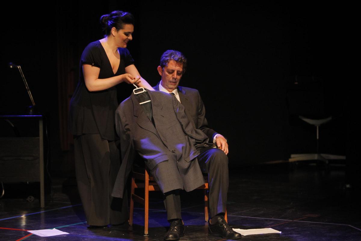 Estreno de la obra "Zero responsables" en la sala Matilde Salvador de la Universitat de Valencia en la calle de la Nave.