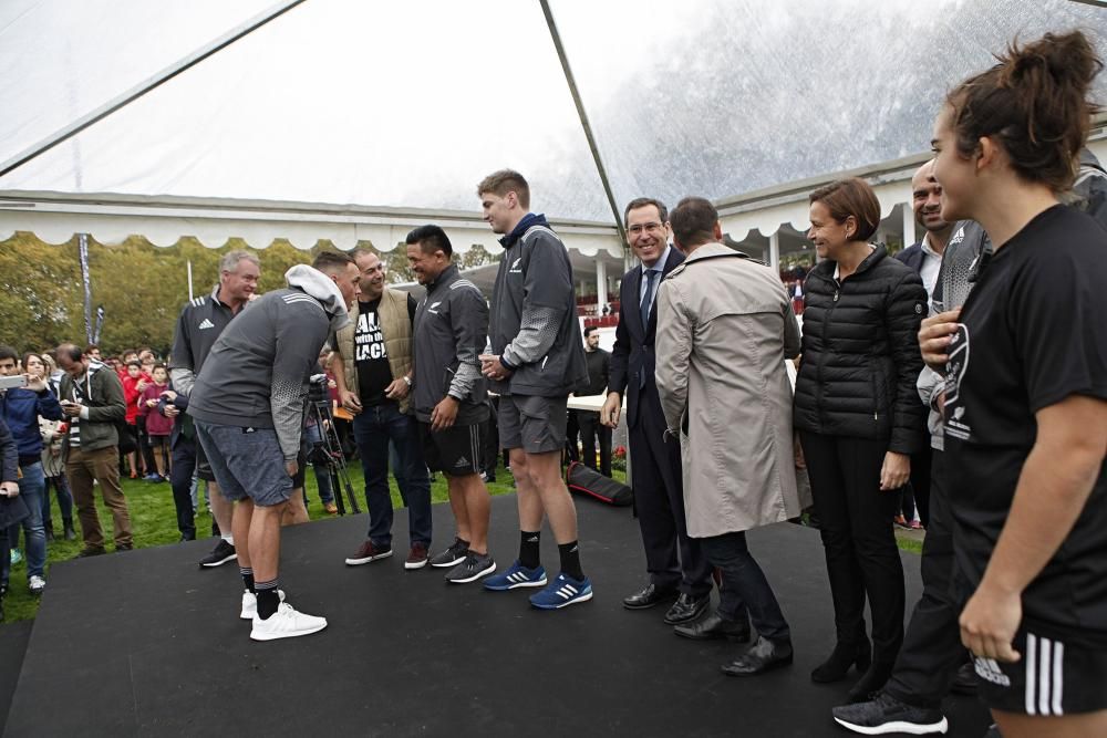 Los All Blacks dirigen un entrenamiento con alumnos en Gijón