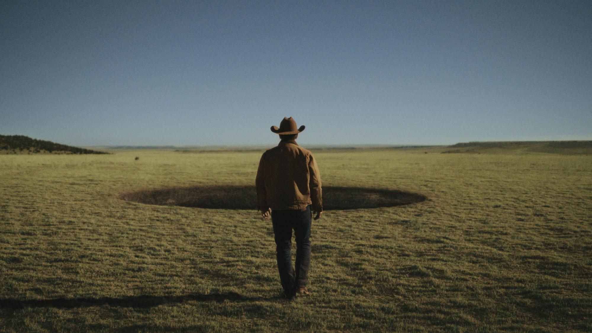 'Outer range': rancheros, crimen y un vacío sobrenatural