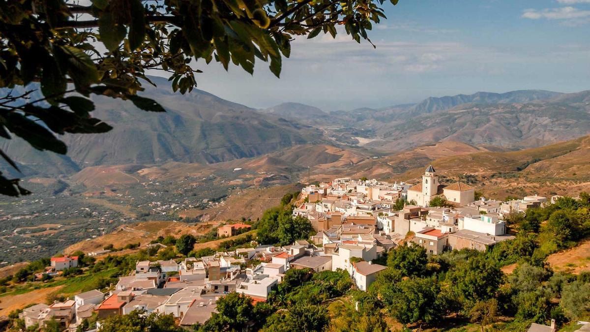7 pueblos desde los que tocar Sierra Nevada