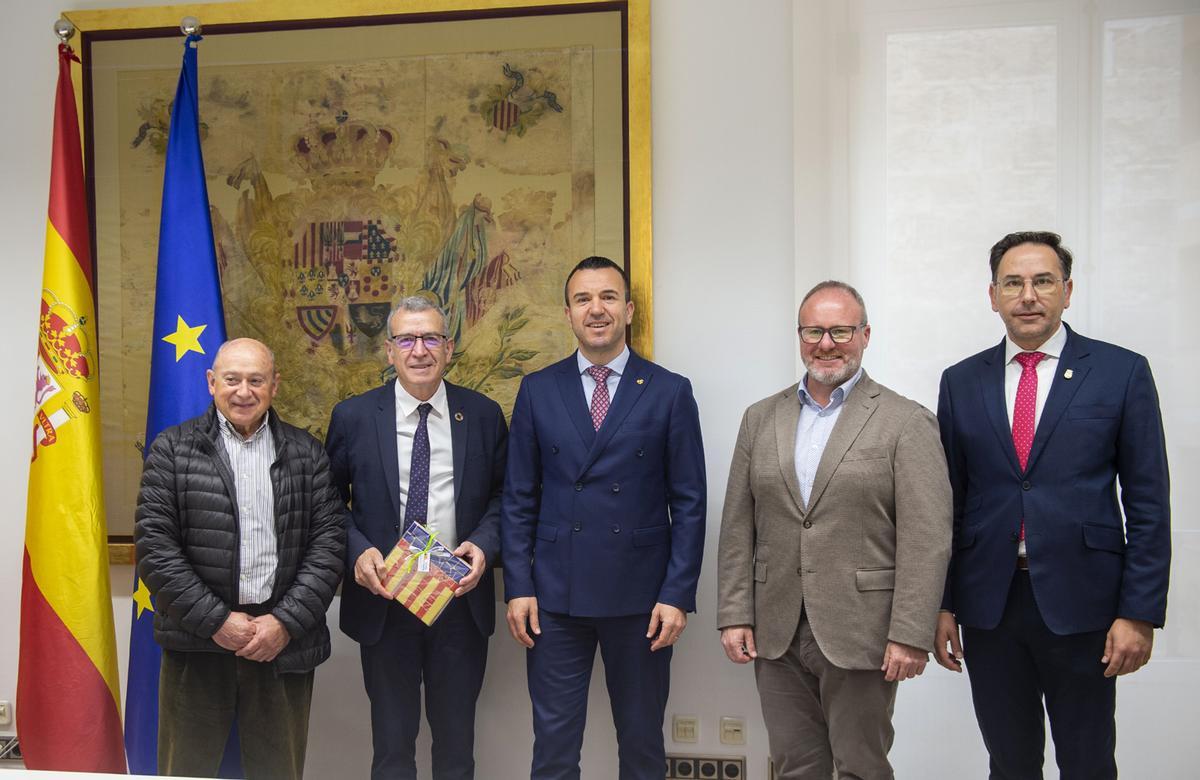 Firma del convenio para el CIT de Aras de los Olmos.