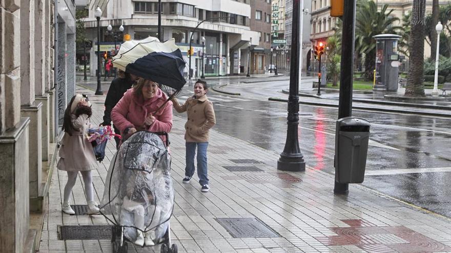 El Principado, en alerta por vientos de hasta 140 kilómetros por hora a partir de la tarde