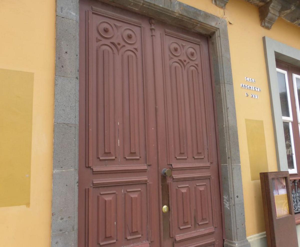 La Casa Anchieta, junto a la plaza del Adelantado. | | E. D.