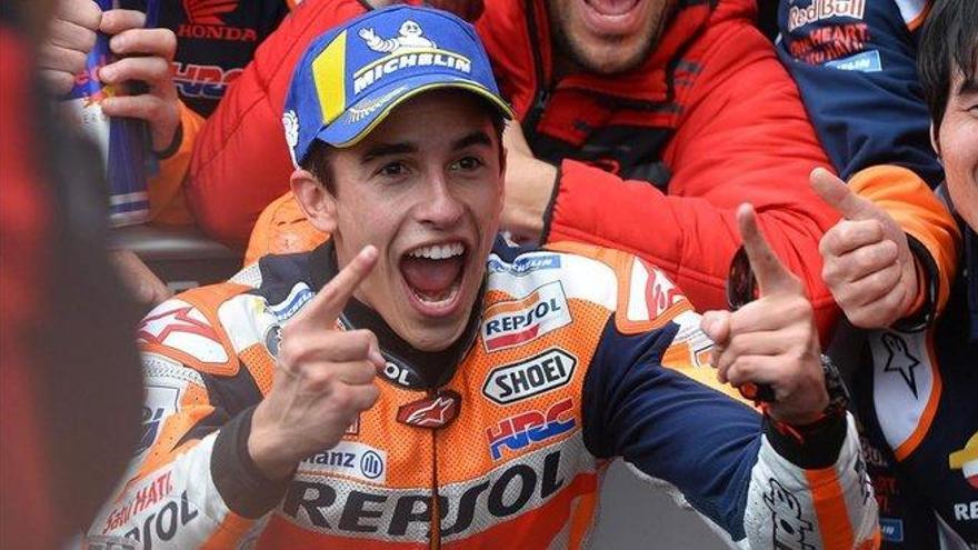 Márquez gana escapándose al liderar 84 de las 119 vueltas disputadas