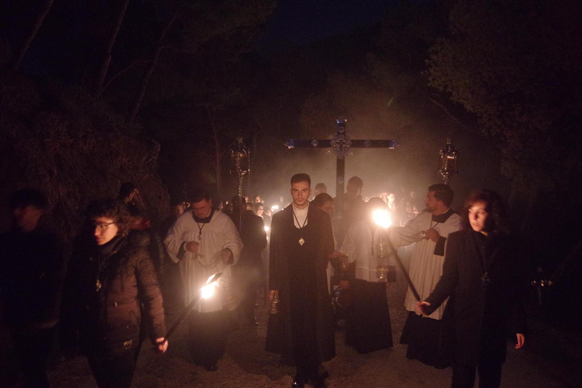 Vía crucis con antorchas del Monte Calvario