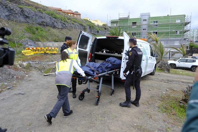Hallan un cadáver enterrado en un solar en Telde