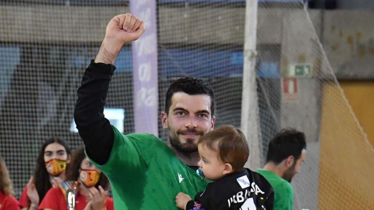 Carles Grau, al recibir el MVP de la Copa del Re