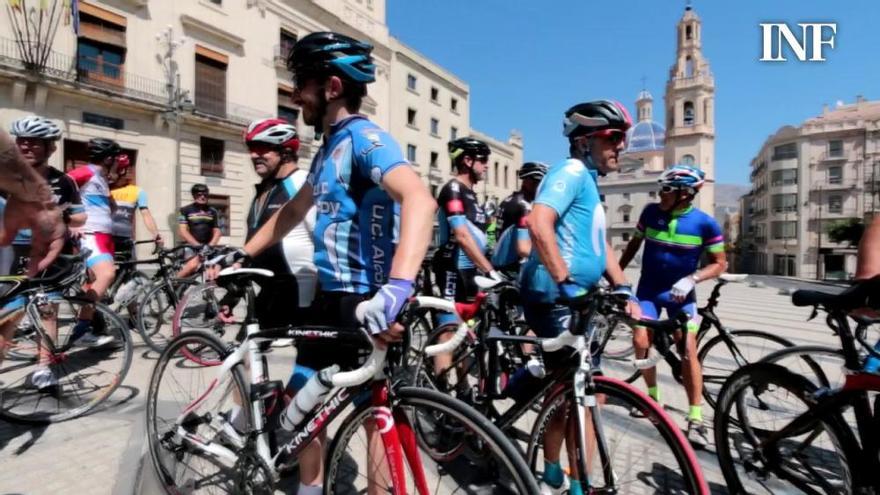 Concentración ciclista en Alcoy para condenar los atropellos