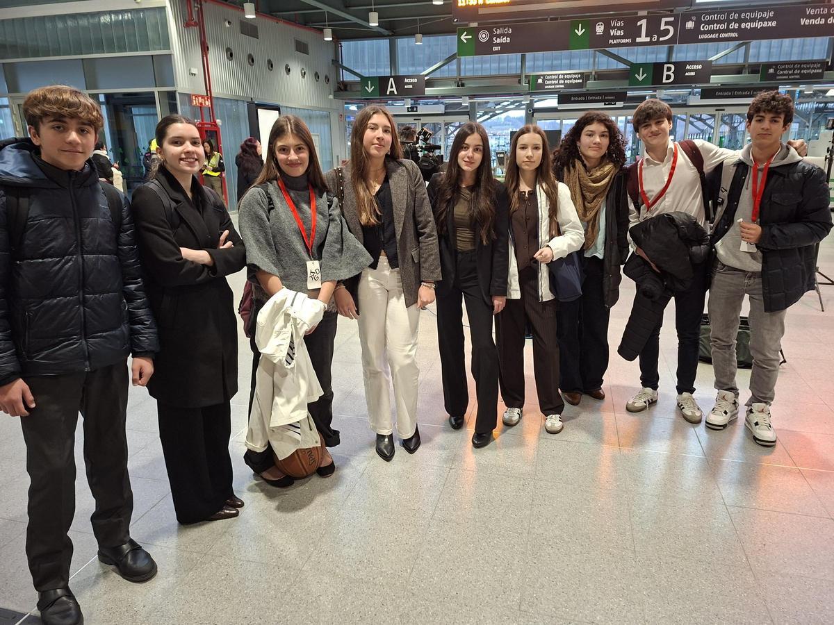Un grupo de estudiantes del Colegio San José de Cluny atrapados en la Intermodal