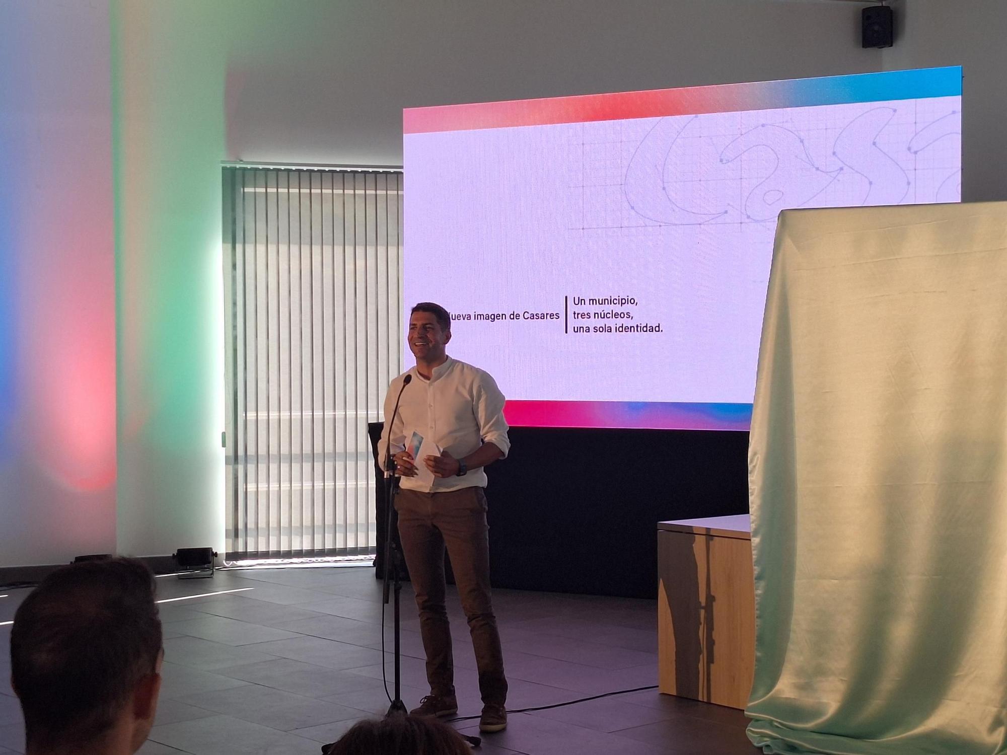 Presentación de los nuevos logos de Casares