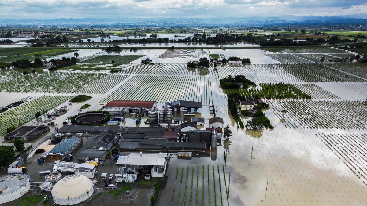 Al menos 14 muertos y 20.000 evacuados tras las inundaciones en Emilia Romaña (Italia)