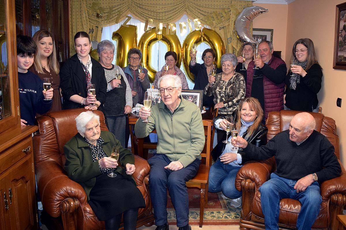 El homenaje del Concello de Valga a la nueva centenaria.