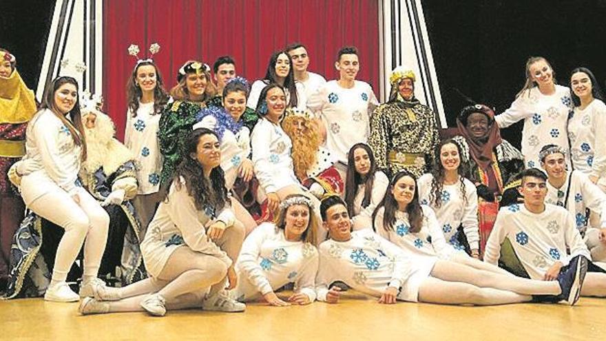 Almenara inicia las celebraciones con el I Mercat Valencià de Nadal