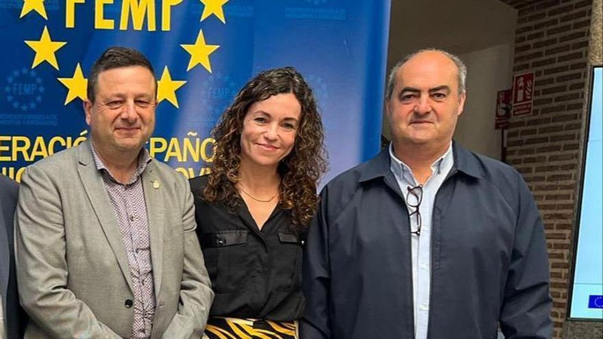 Manuel Campos (izquierda), en la reunión de la FEMP.