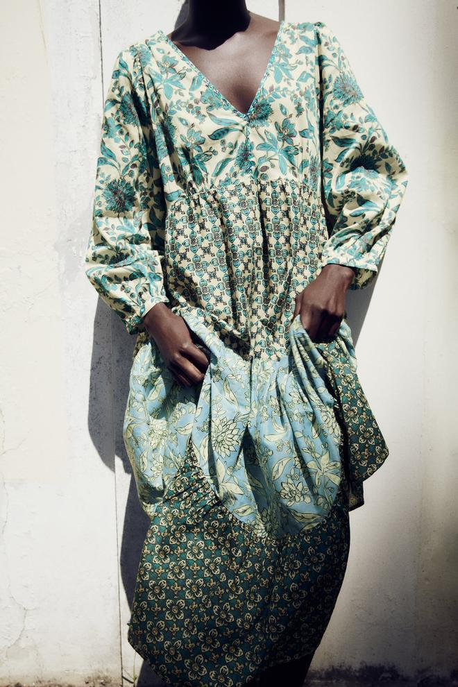Vestido boho midi con estampado patchwork de Zara