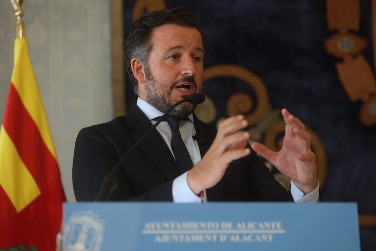 Las fotos de la "cumbre histórica" de los alcaldes de Alicante y Elche