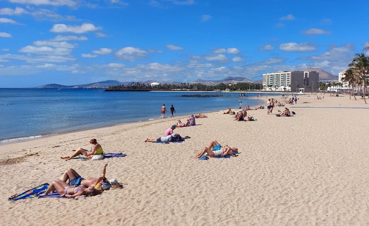 Playa de El Reducto, en Arrecife, en una imagen de archivo