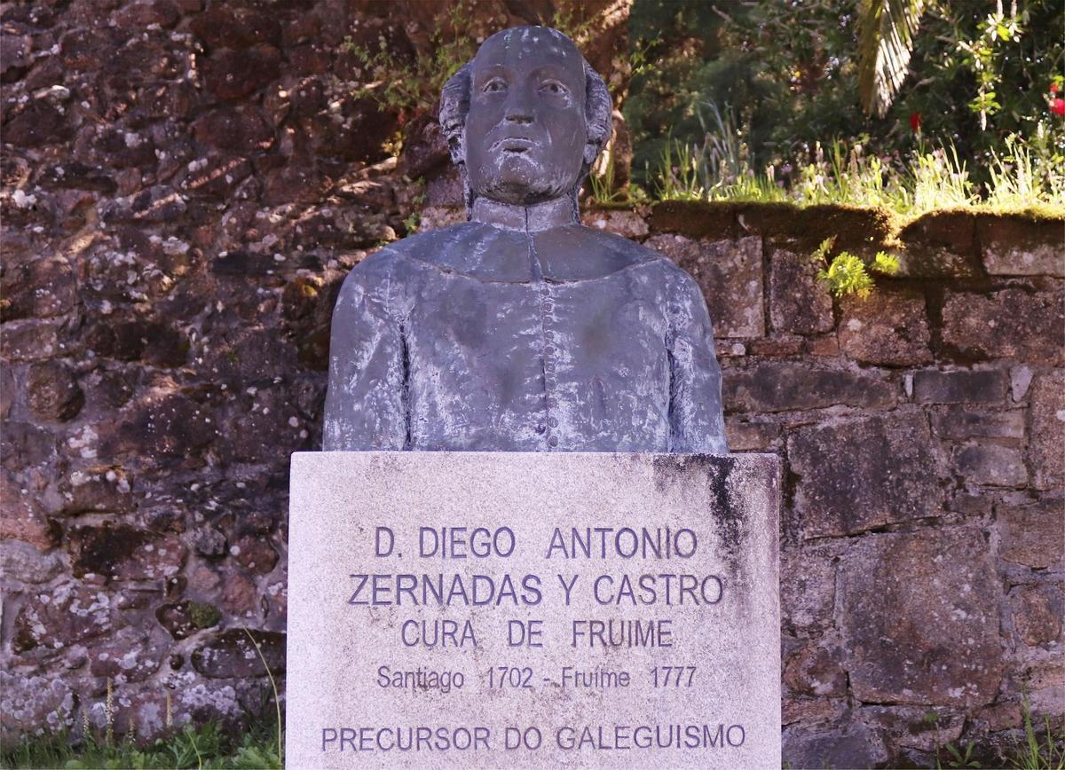 Busto de Zernadas de Castro instalado en Lousame.