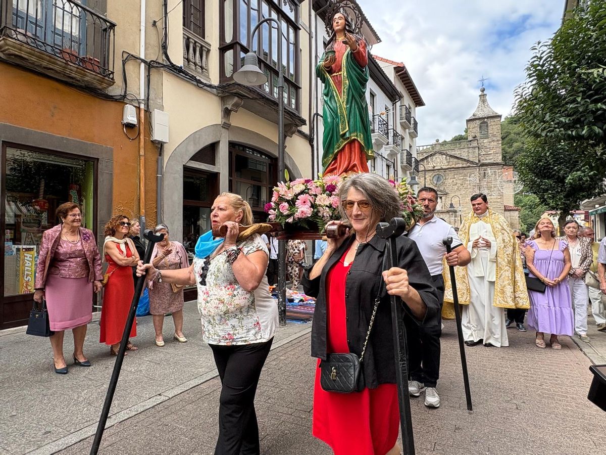 Procesión de Santa María Magdalena.