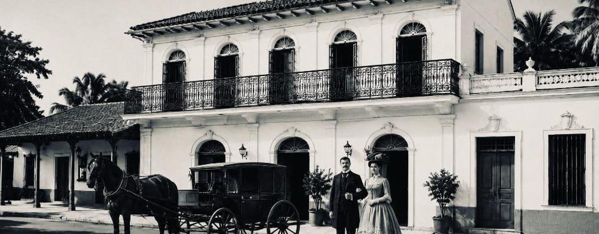 Gabino Álvares y Antonia Menéndez en su casa de Caibarien.