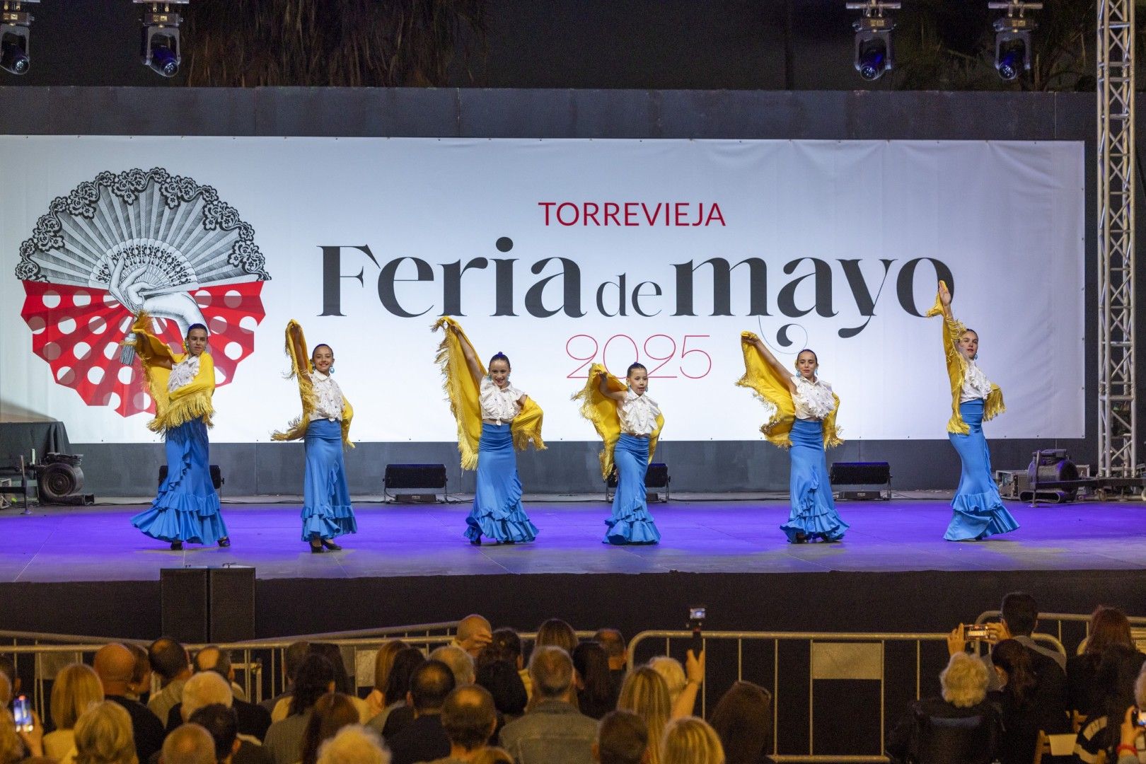 Por sevillanas en la Feria de Mayo de Torrevieja 2025