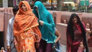 El fuerte calor causa la muerte a más de 60 personas en la India